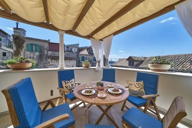 Deluxe Apart Daire, Deniz Manzaralı