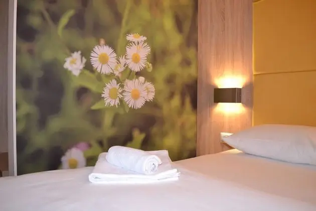 İki Ayrı Yataklı Oda, Bahçe Manzaralı