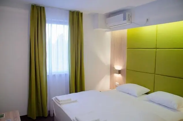 İki Ayrı Yataklı Oda, Bahçe Manzaralı