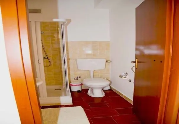 Üç Kişilik Oda, Banyolu/Duşlu