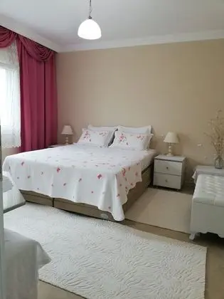 Romantic Apart Daire, Zemin Kat