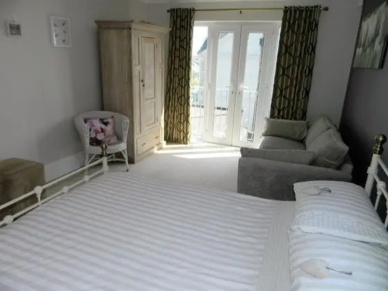 Ev (3 Bedrooms)