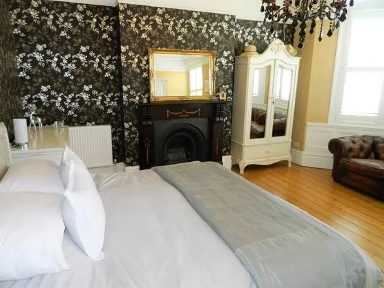 Ev (3 Bedrooms)