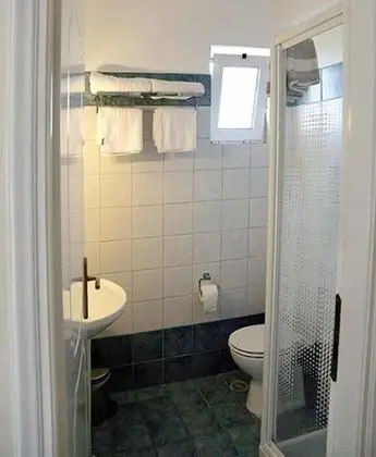 Üç Kişilik Oda, Bahçe Manzaralı