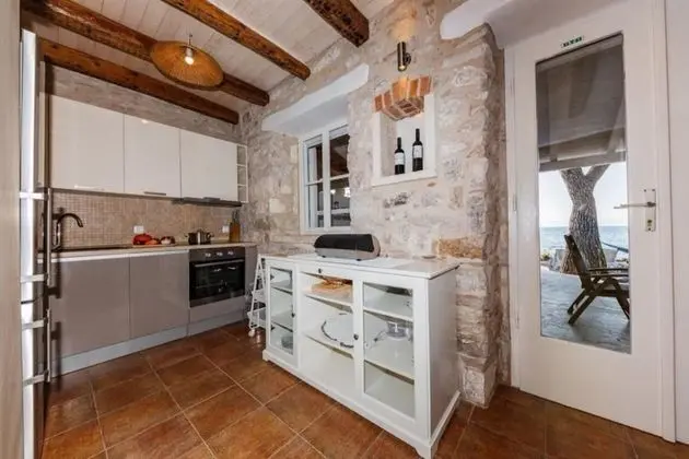 Ev (Periska - on the beach - H(4+1))