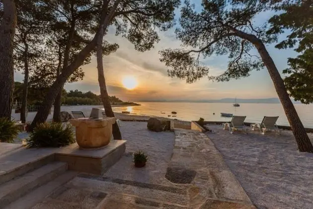 Ev (Periska - on the beach - H(4+1))