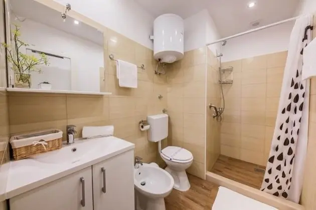 Ev (Periska - on the beach - H(4+1))