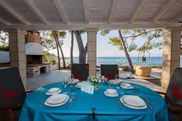 Ev (Periska - on the beach - H(4+1))