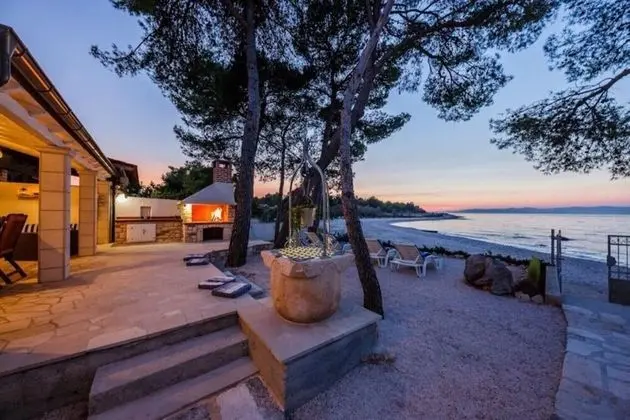 Ev (Periska - on the beach - H(4+1))