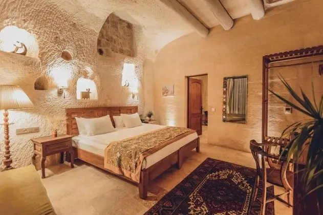 King Cave Suite, Avlu Manzaralı, Jakuzili
