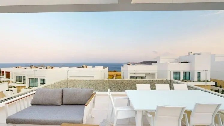 SIDE SEA VIEW VILLA CLEO-16