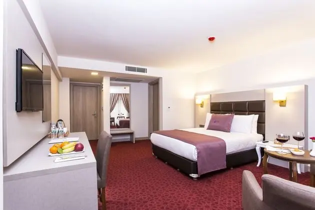 Comfort Tek Büyük Yataklı Oda