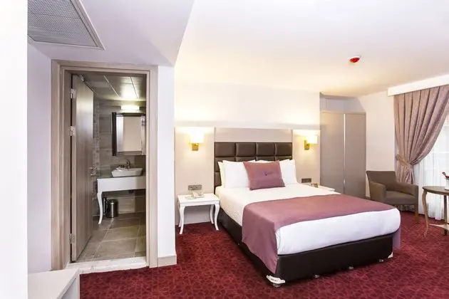 Comfort Tek Büyük Yataklı Oda