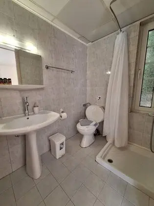 Stüdyo, Havuz Manzaralı