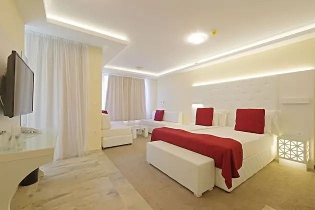 Tek Büyük veya İki Ayrı Yataklı Oda, Teras