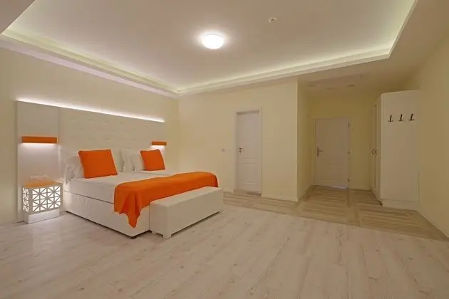 Tek Büyük veya İki Ayrı Yataklı Oda, Teras