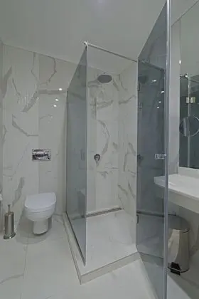 Tek Büyük veya İki Ayrı Yataklı Oda, Teras