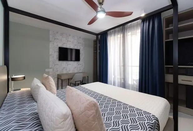 Deluxe Tek Büyük Yataklı Oda