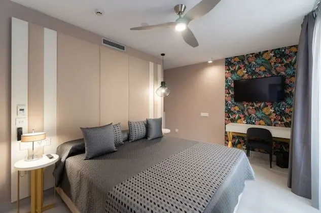 Deluxe Tek Büyük Yataklı Oda
