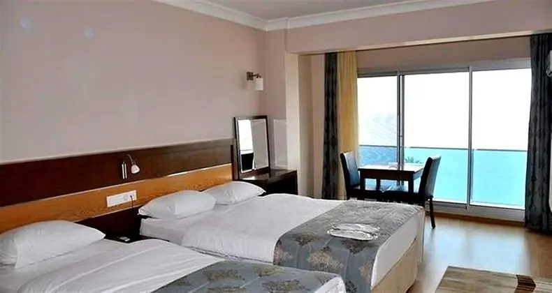 Suit Oda Şehir Manzaralı