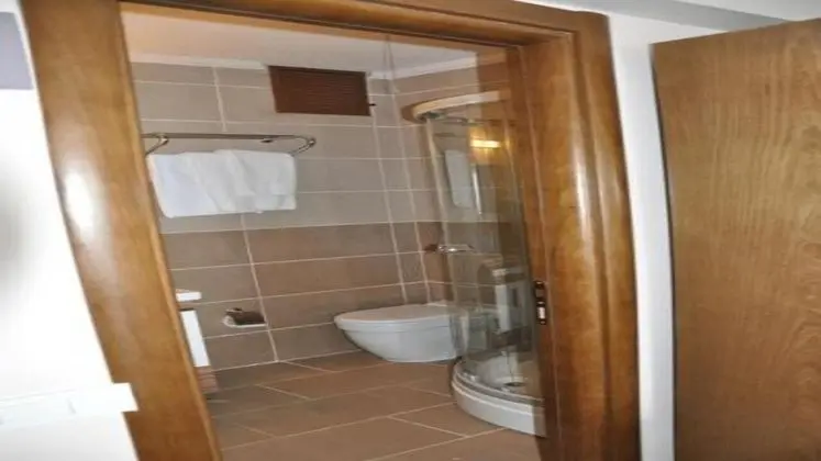 Triple Oda Şehir Manzaralı