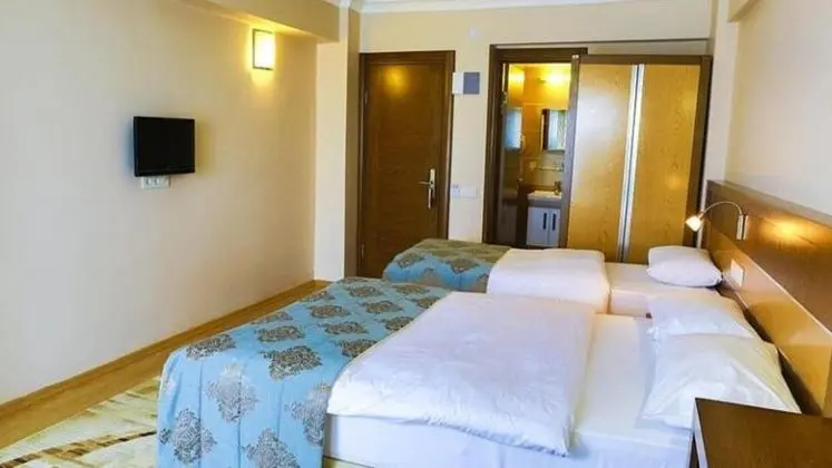Triple Oda Şehir Manzaralı