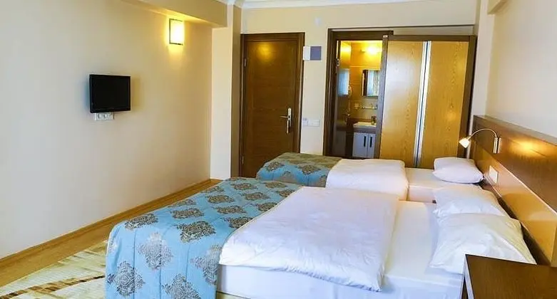 Üç Kişilik Oda, Şehir Manzaralı