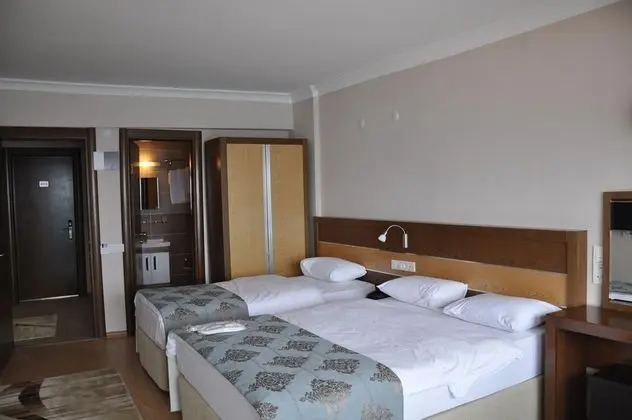 Üç Kişilik Oda, Şehir Manzaralı