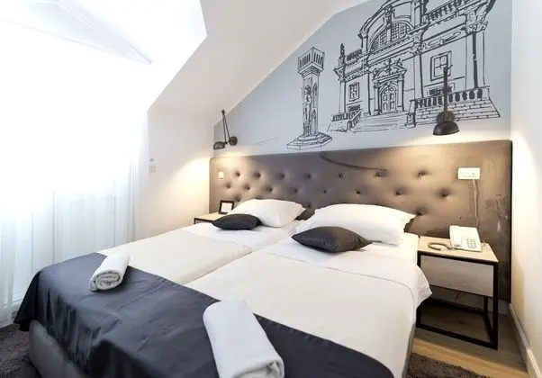 Tek Büyük veya İki Ayrı Yataklı Oda, Balkon