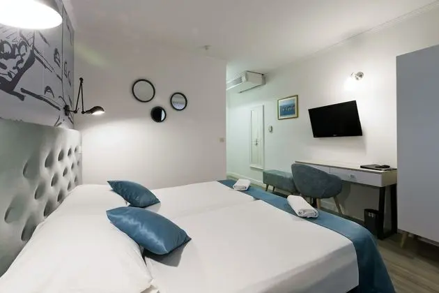 Tek Büyük veya İki Ayrı Yataklı Oda, Balkon