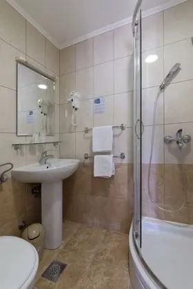 Tek Büyük veya İki Ayrı Yataklı Oda, Balkon