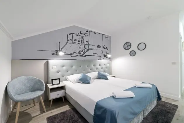 Tek Büyük veya İki Ayrı Yataklı Oda, Kısmi Deniz Manzaralı