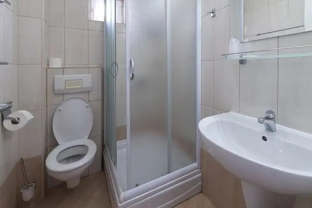 Tek Büyük veya İki Ayrı Yataklı Oda, Kısmi Deniz Manzaralı