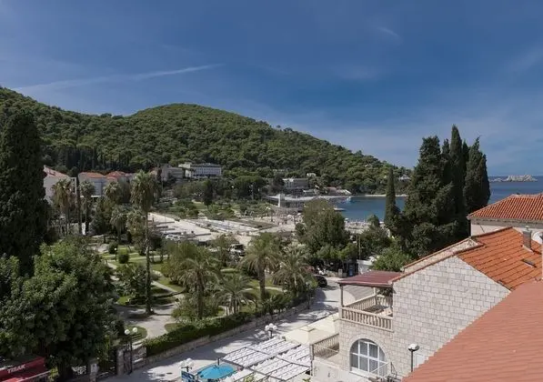 Tek Büyük veya İki Ayrı Yataklı Oda, Kısmi Deniz Manzaralı