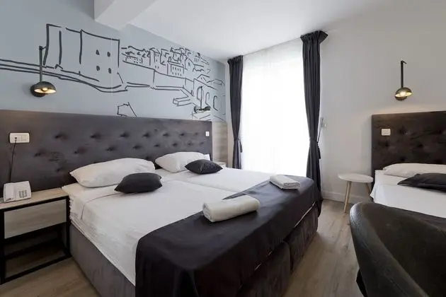 Üç Kişilik Oda, Balkon