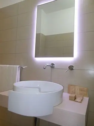 Tek Büyük Yataklı Oda, 2 Tek Kişilik Yatak