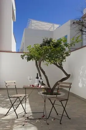 Tek Büyük Yataklı Oda, Veranda