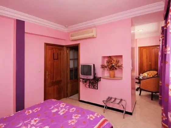 Tek Büyük Yataklı Oda, 1 Çift Kişilik Yatak