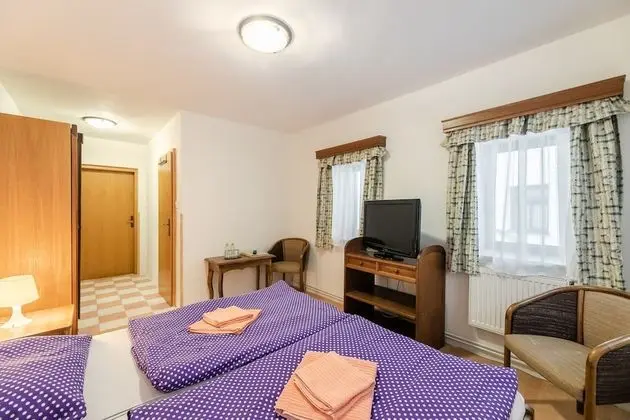 Classic Tek Büyük veya İki Ayrı Yataklı Oda