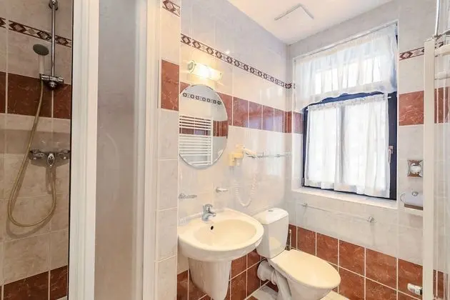 Classic Tek Büyük veya İki Ayrı Yataklı Oda