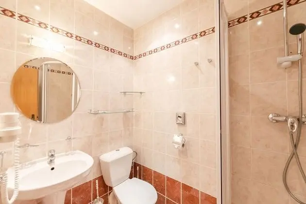 Classic Üç Kişilik Oda