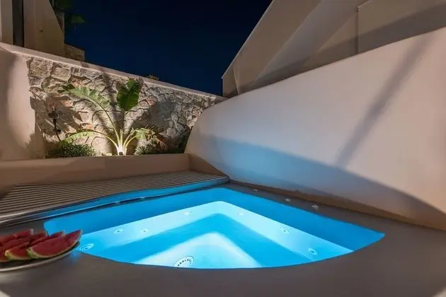 Classic Süit, Bahçe Manzaralı (& private Jetted Tub)