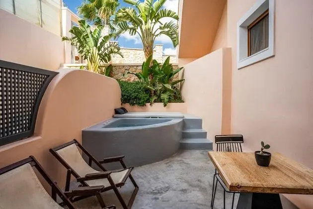 Classic Süit, Bahçe Manzaralı (& private Jetted Tub)