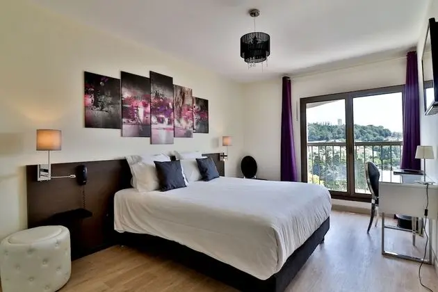 Comfort Tek Büyük Yataklı Oda