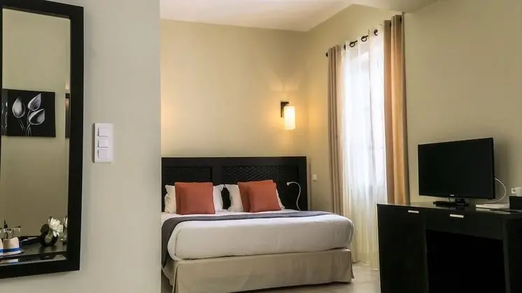 Junior Süit, 1 En Büyük (King) Boy Yatak ve Çekyat, Şehir Manzaralı