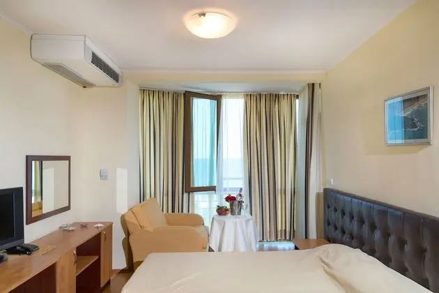 Tek Büyük Yataklı Oda, Balkon