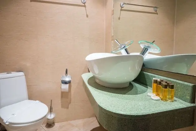 Tek Büyük Yataklı Oda, Balkon