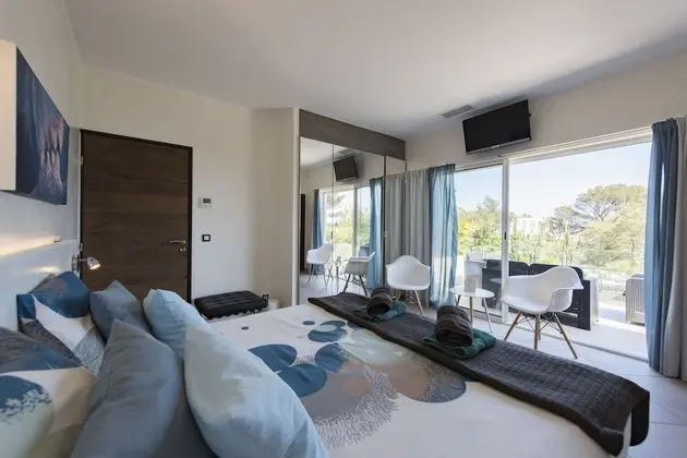 Deluxe Tek Büyük Yataklı Oda, Deniz Manzaralı (Amber)