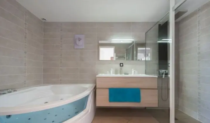 Deluxe Tek Büyük Yataklı Oda, Deniz Manzaralı (Amber)