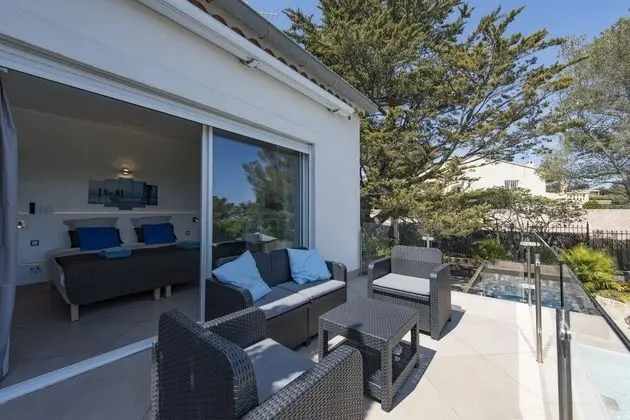 Family Oda, Deniz Manzaralı (Parel)